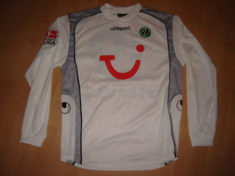 Hannover 96 2004-05 Away Kit