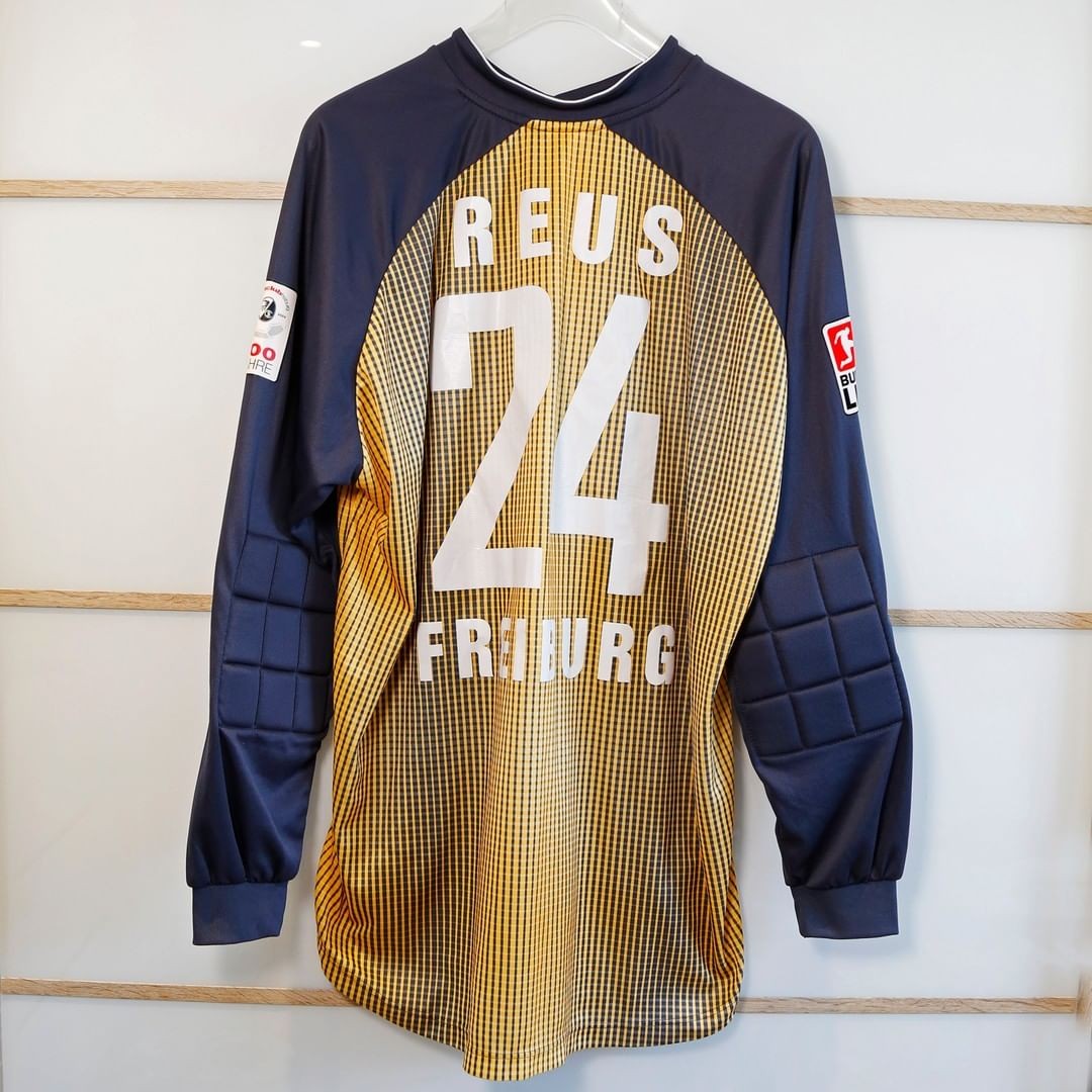 SC Freiburg 2004-05 GK 4 Kit