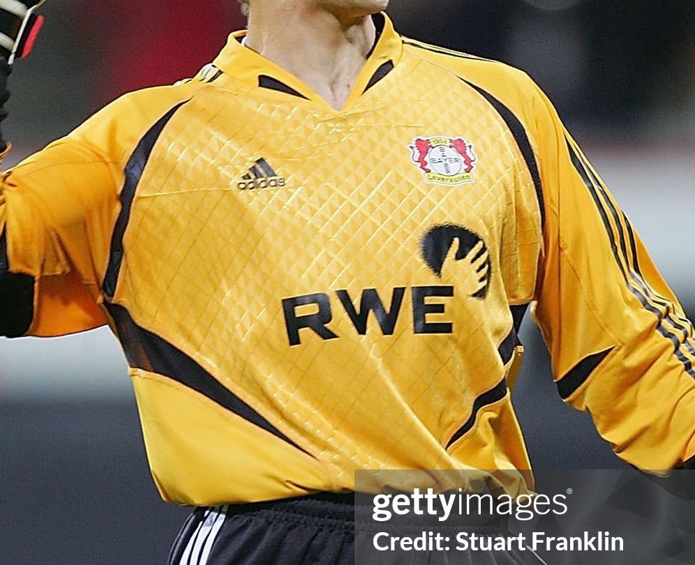 Bayer 04 Leverkusen 2004-05 GK 1 Kit