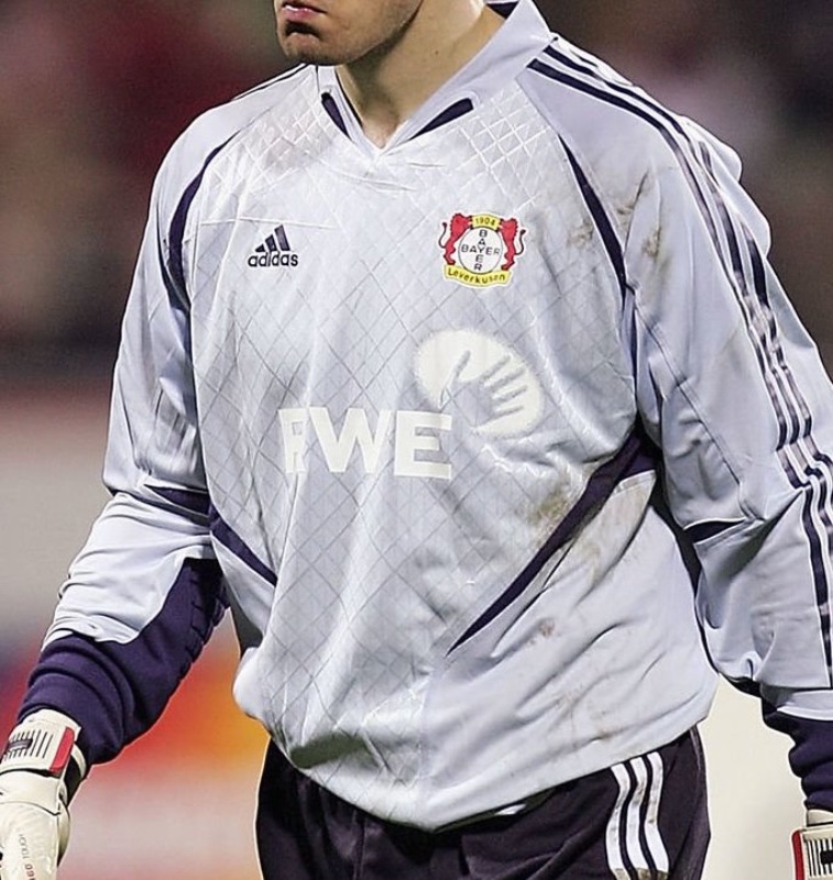 Bayer 04 Leverkusen 2004-05 GK 2 Kit