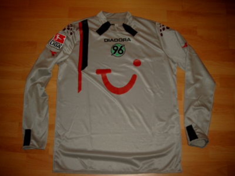 Hannover 96 2005-06 GK 1 Kit