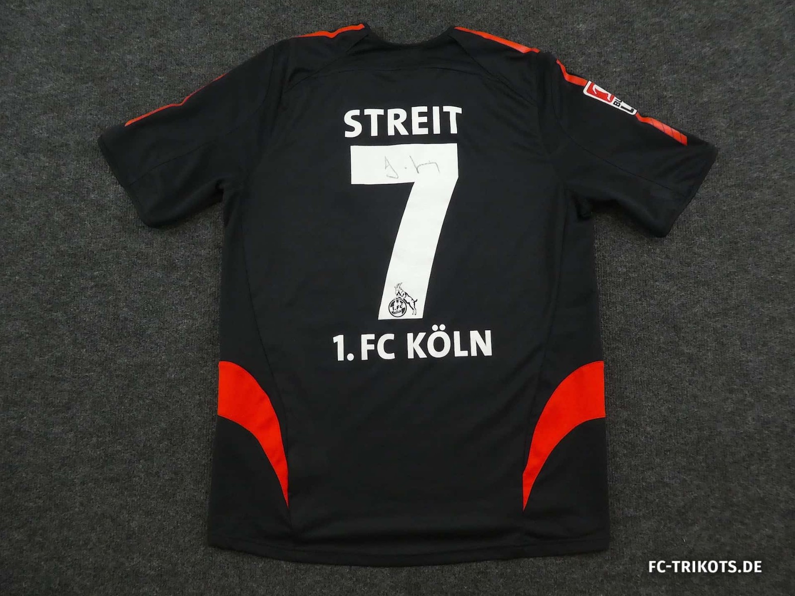 1. FC Köln 2005-06 Away Kit