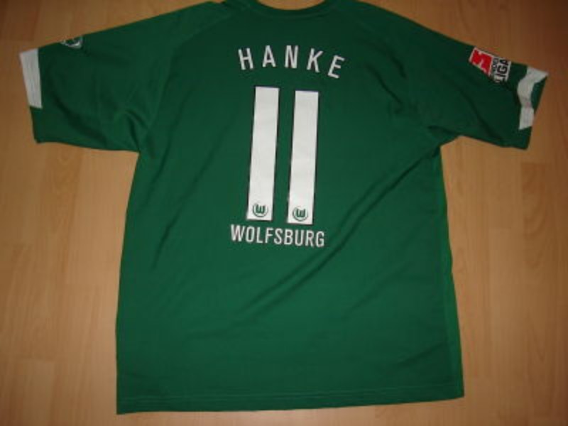 VfL Wolfsburg 2005-06 Home V2 Kit