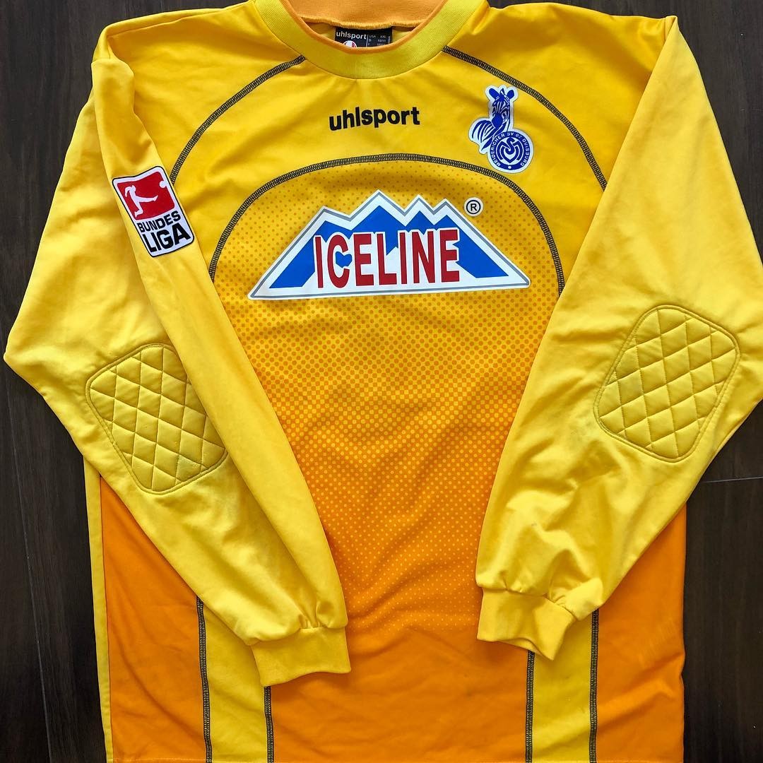 MSV Duisburg 2005-06 GK 1 Kit