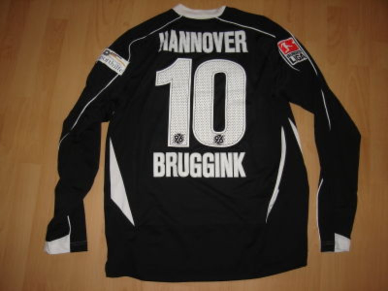 Hannover 96 2008-09 Third Kit