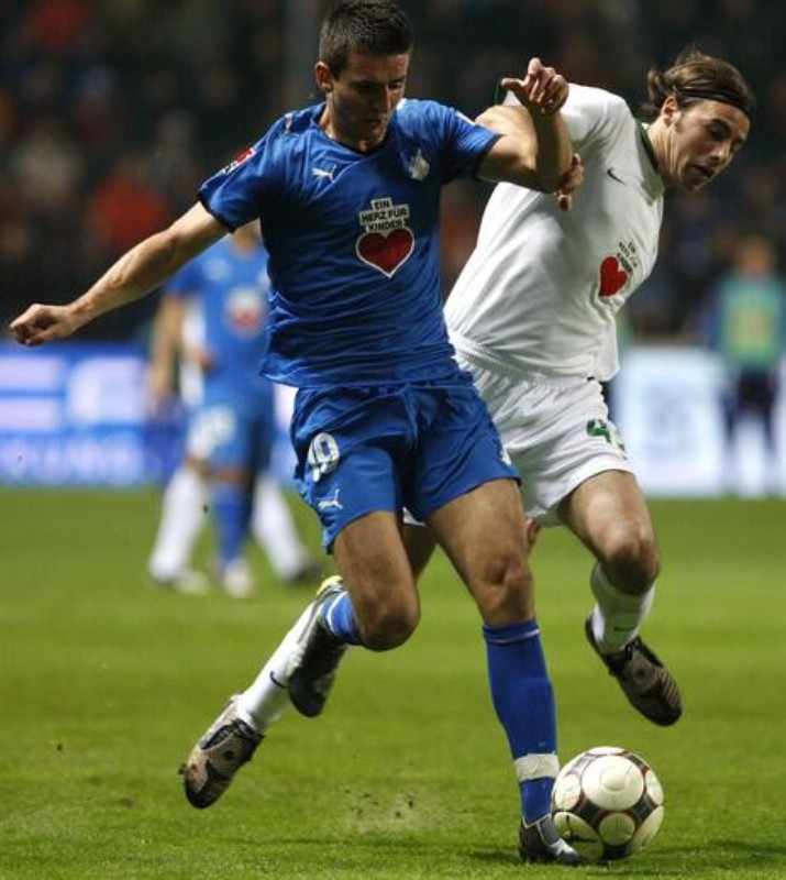 VfL Wolfsburg 2008-09 Third V2 Kit
