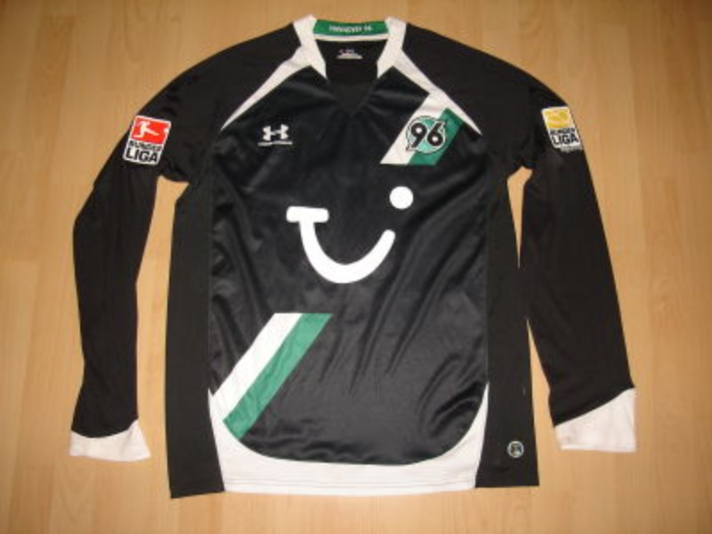 Hannover 96 2009-10 Third Kit