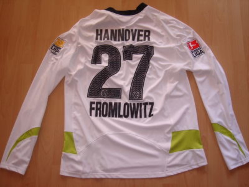 Hannover 96 2009-10 GK 1 Kit