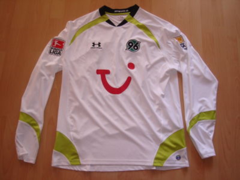 Hannover 96 2009-10 GK 1 Kit