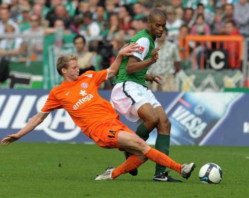 1. FSV Mainz 05 2009-10 Fourth Kit