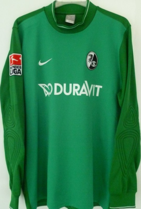 SC Freiburg 2009-10 GK 1 Kit