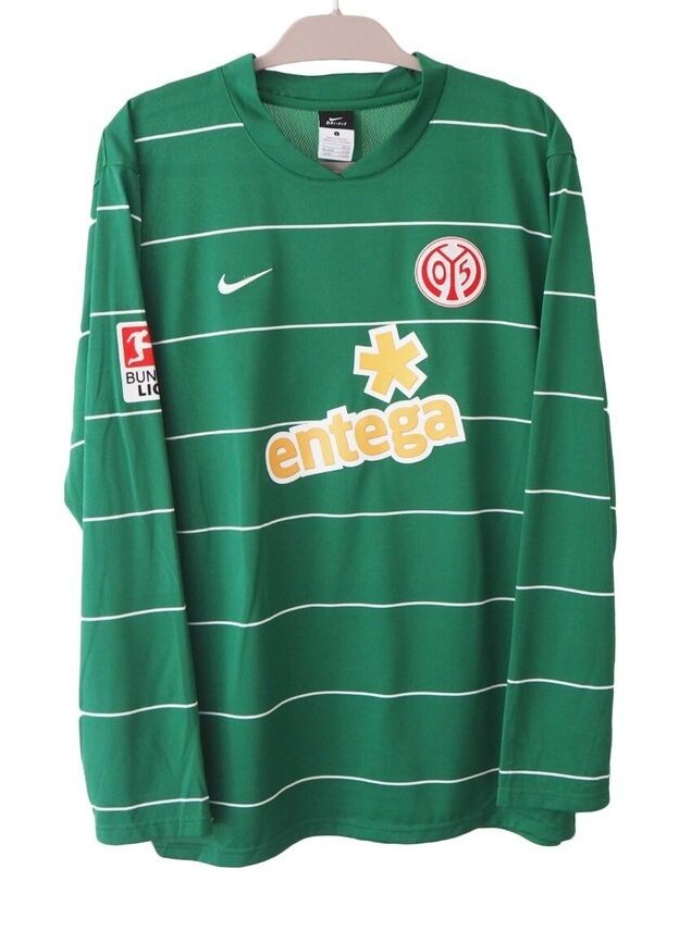 1. FSV Mainz 05 2010-11 Third Kit