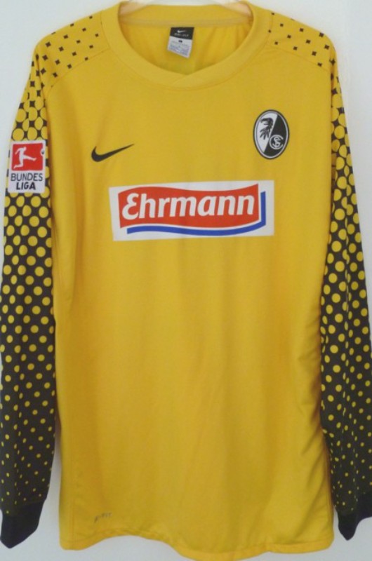 SC Freiburg 2010-11 GK 1 Kit
