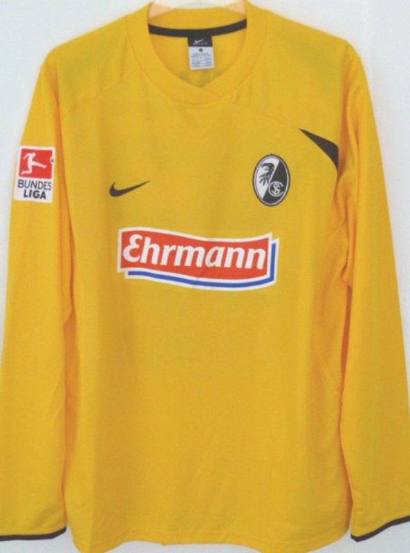 SC Freiburg 2010-11 GK 4 Kit