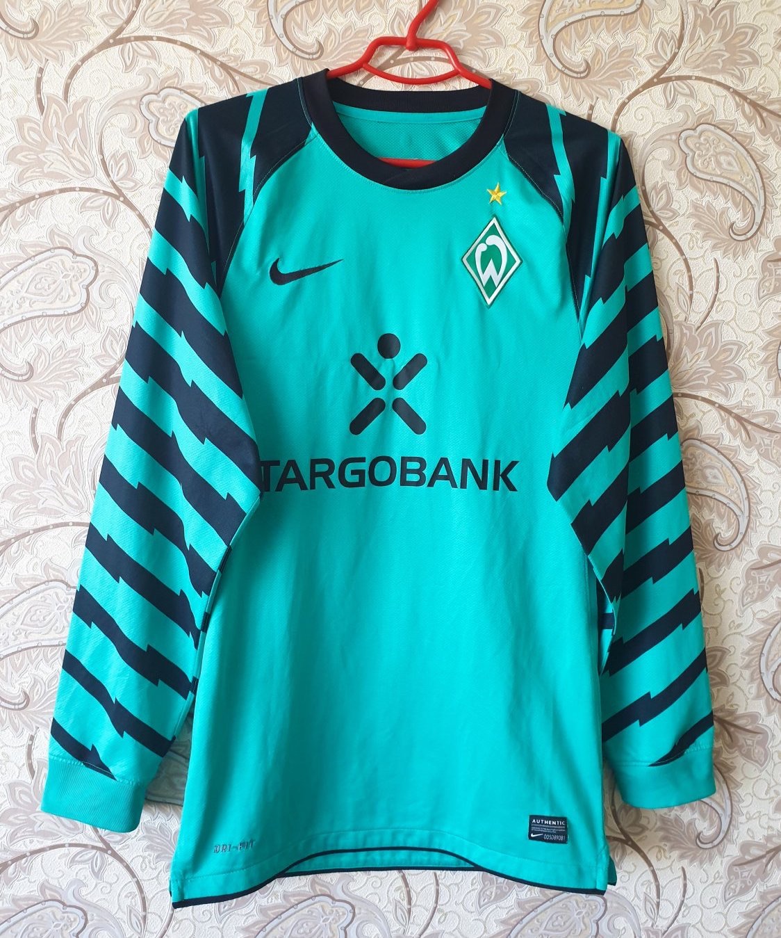 Werder Bremen 2010-11 GK 3 Kit
