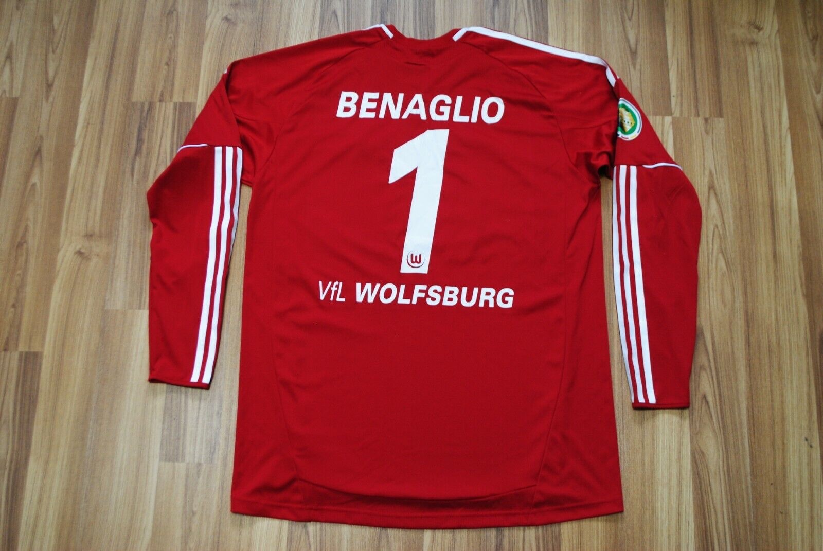 VfL Wolfsburg 2010-11 GK 1 Kit