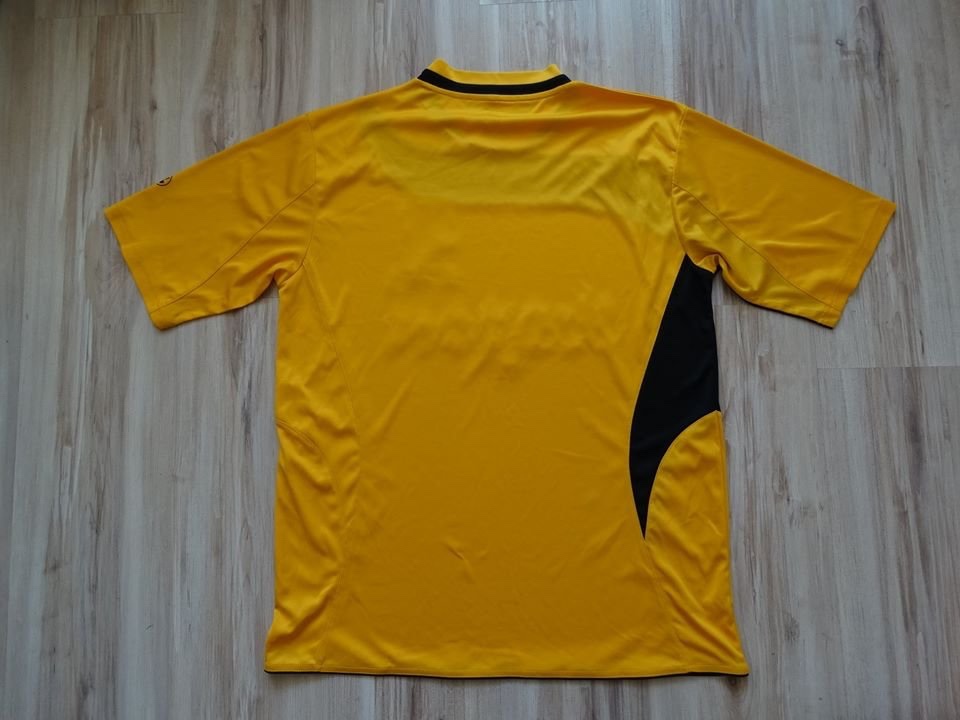 Eintracht Frankfurt 2010-11 GK 3 Kit