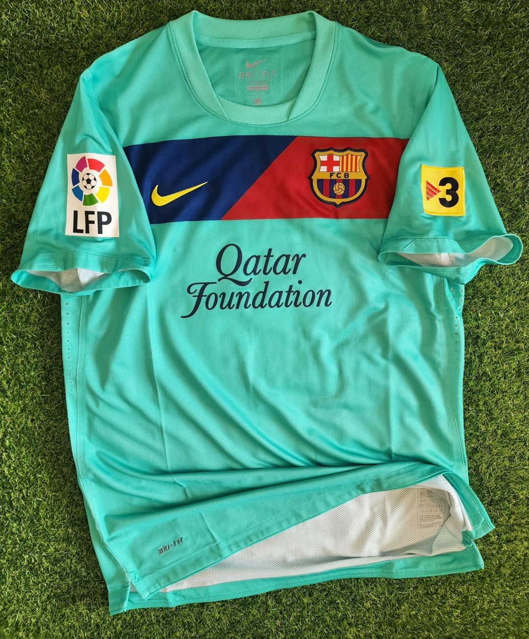 FC Barcelona 2011-12 Third Kit