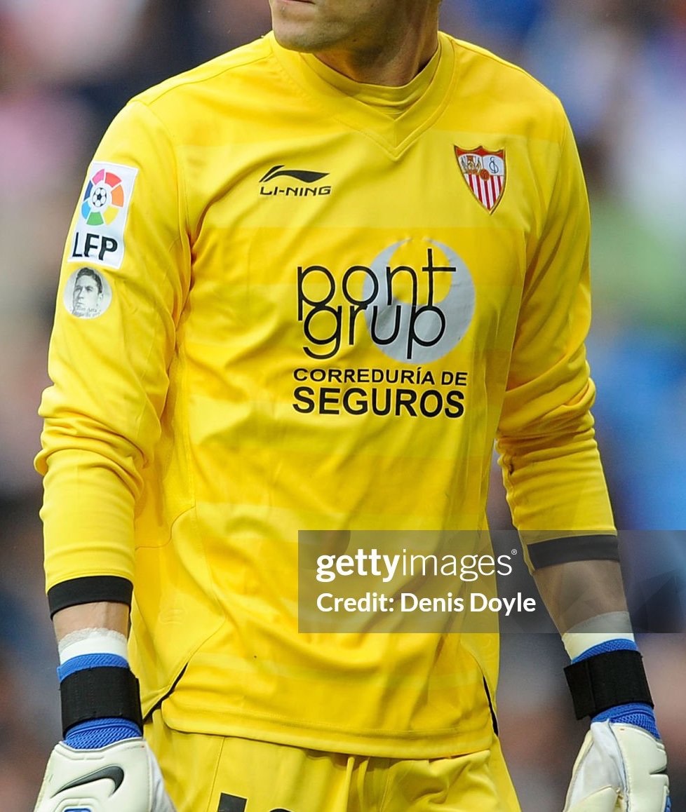 Sevilla FC 2011-12 GK 2 Kit