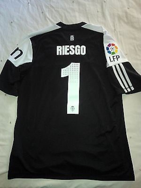 CA Osasuna 2013-14 GK 2 Kit