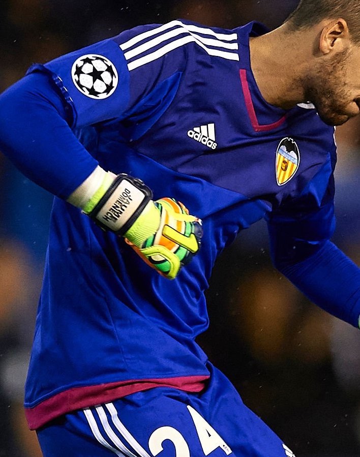 Valencia CF 2015-16 GK 4 Kit