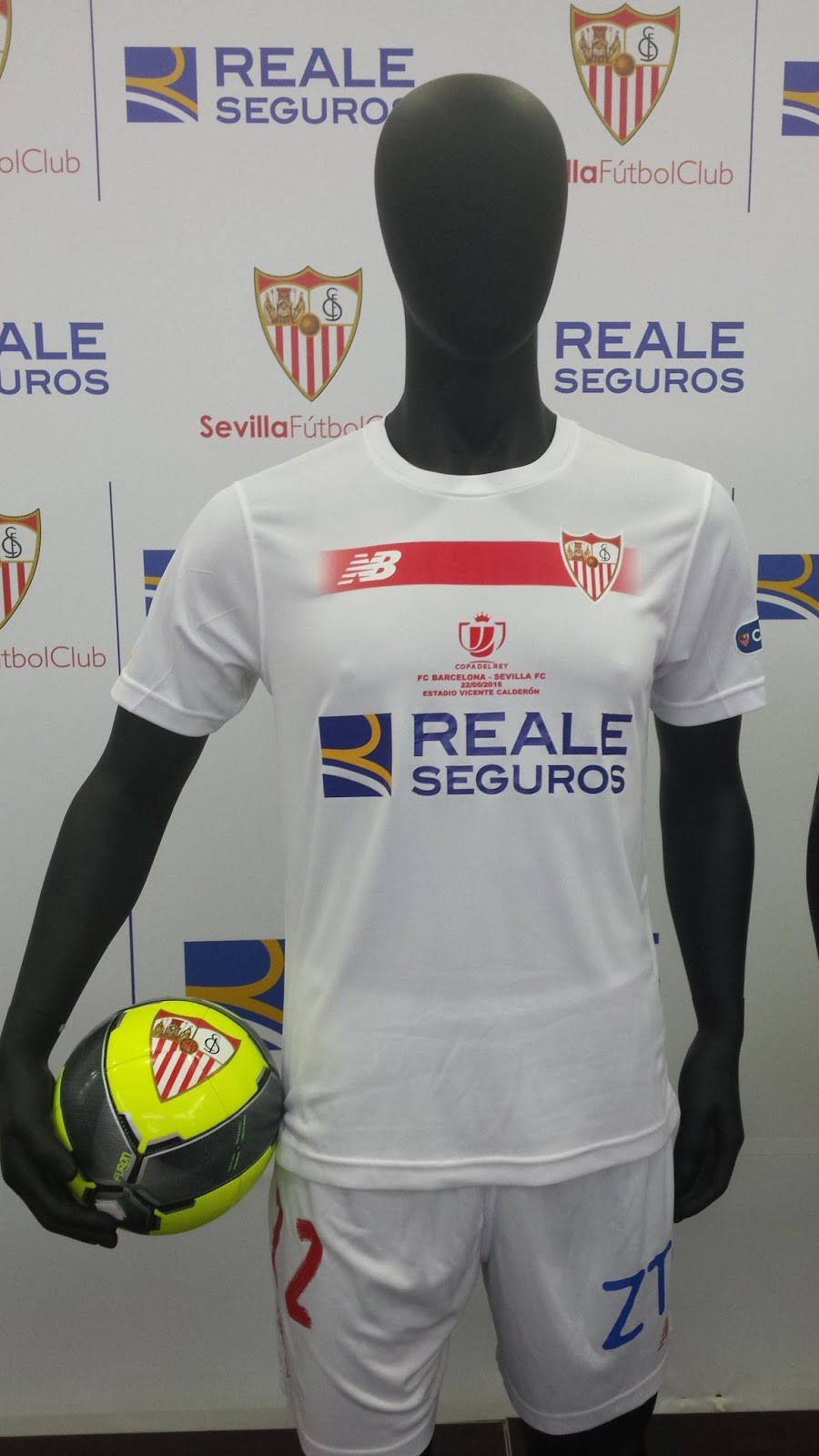Sevilla FC 2015-16 Copa del Rey Final Kit