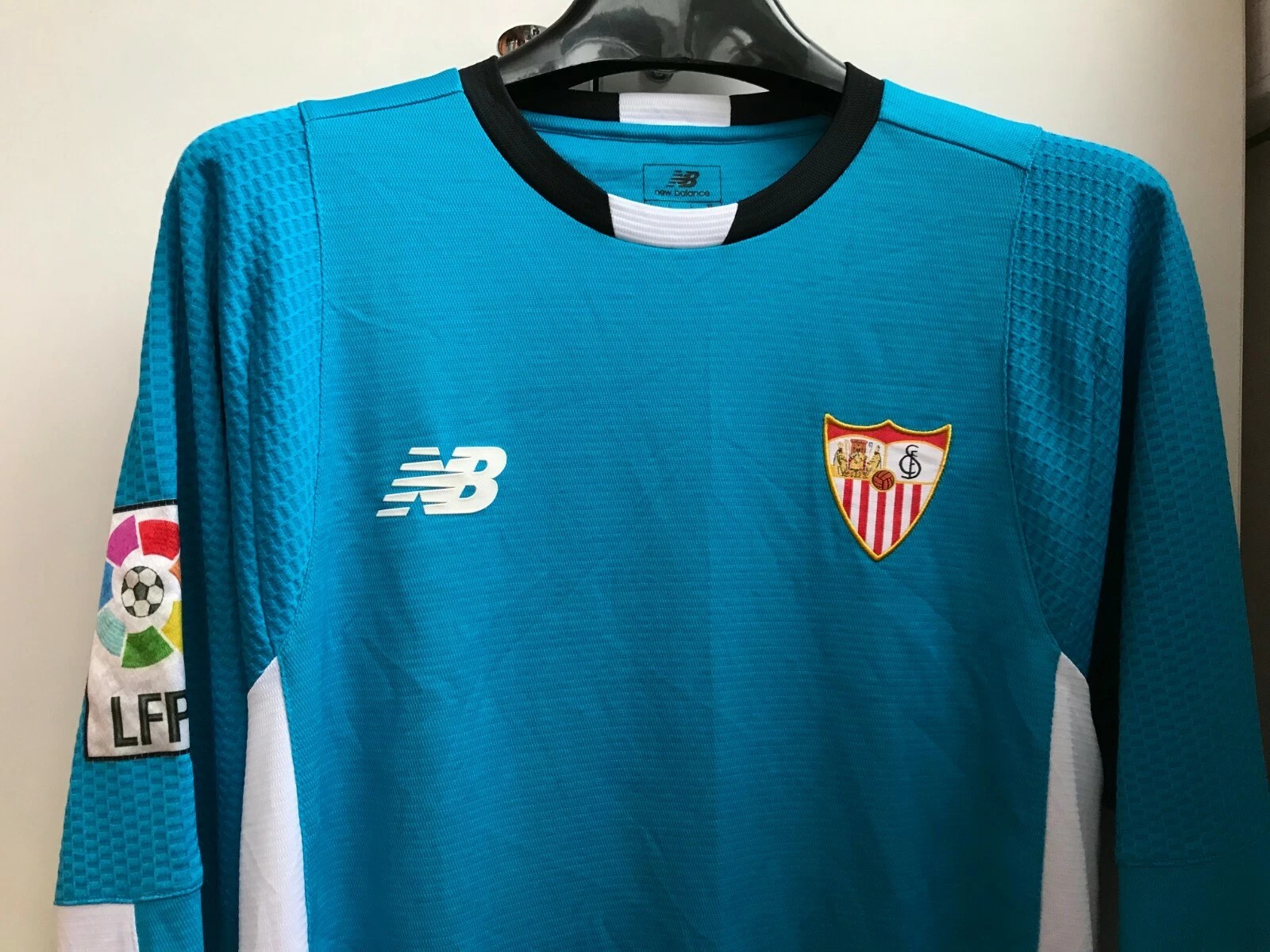 Sevilla FC 2015-16 GK 3 Kit