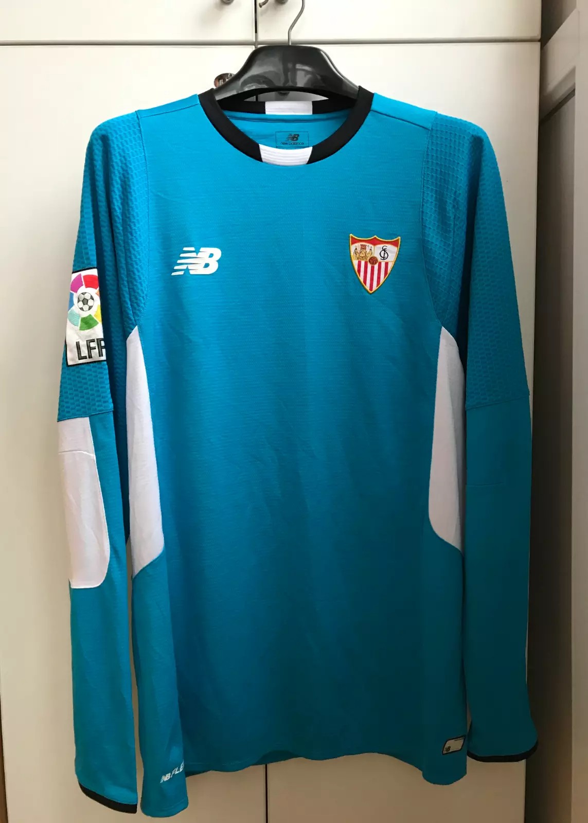 Sevilla FC 2015-16 GK 3 Kit