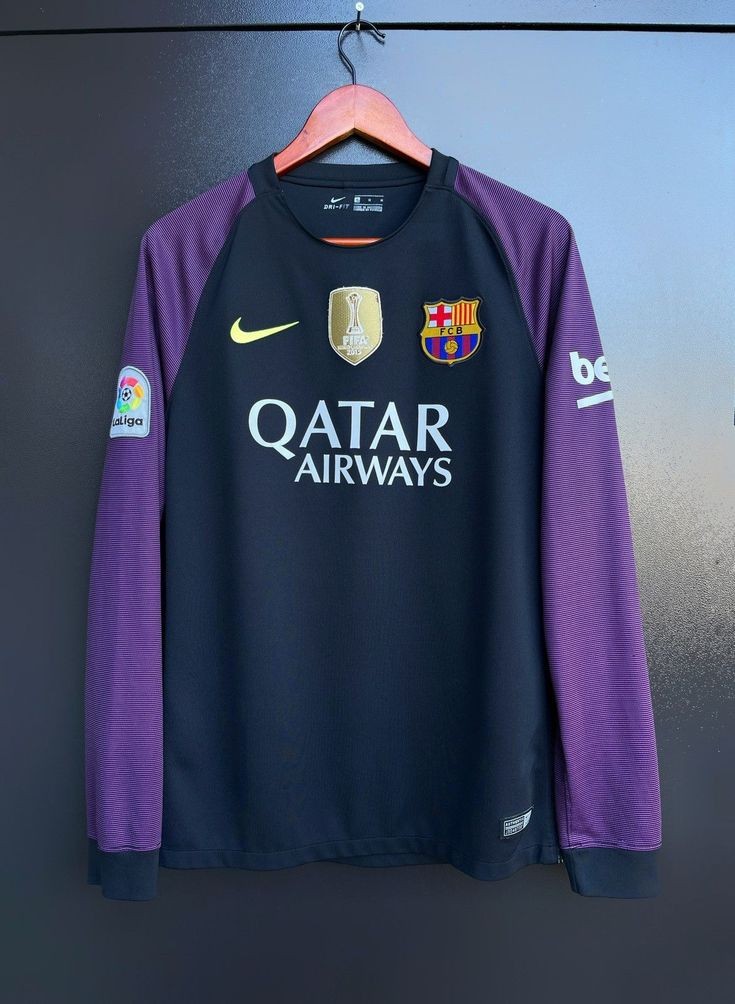 FC Barcelona 2016-17 GK Home V2 Kit