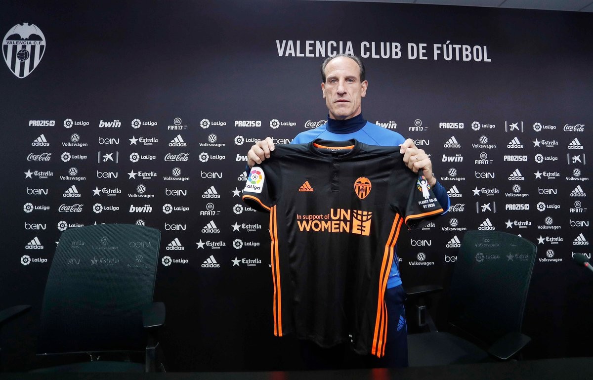 Valencia CF 2016-17 Away V2 Kit