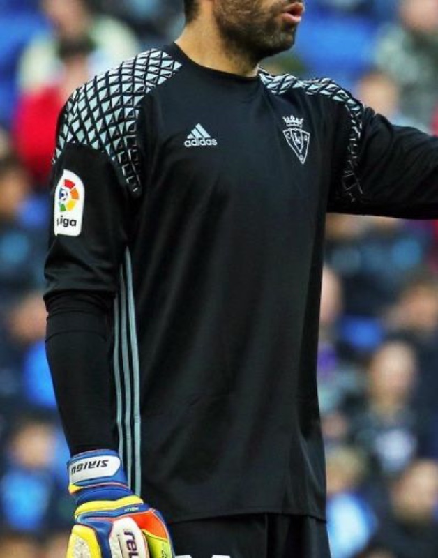 CA Osasuna 2016-17 GK 2 Kit