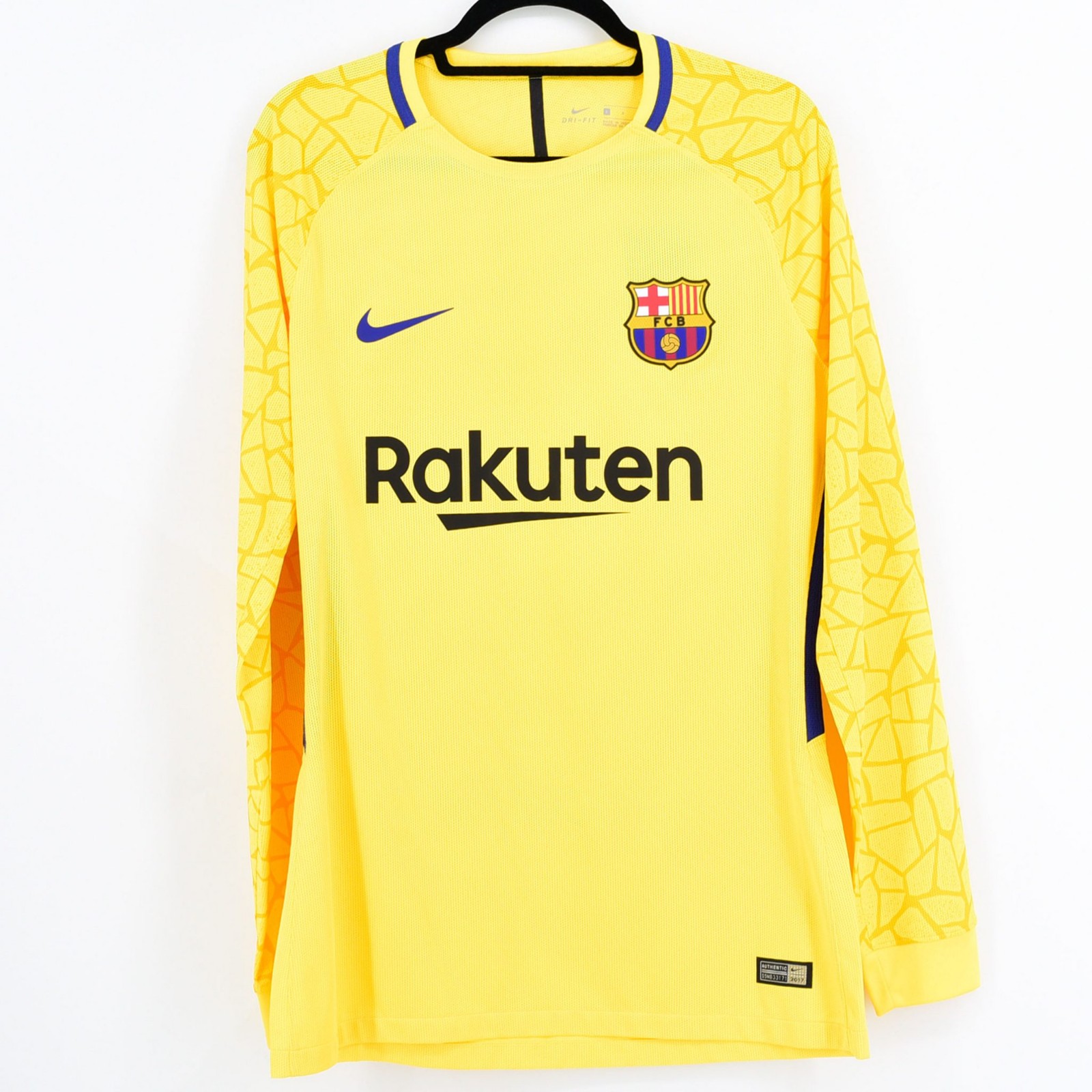 FC Barcelona 2017-18 GK Third Kit