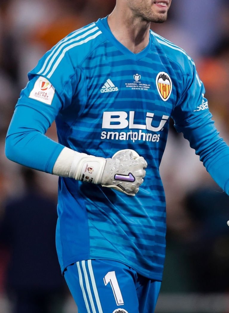Valencia CF 2018-19 GK 3 Kit