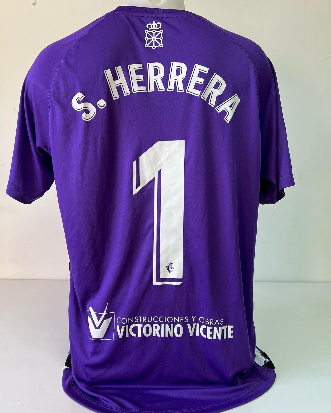 CA Osasuna 2019-20 GK 1 Kit