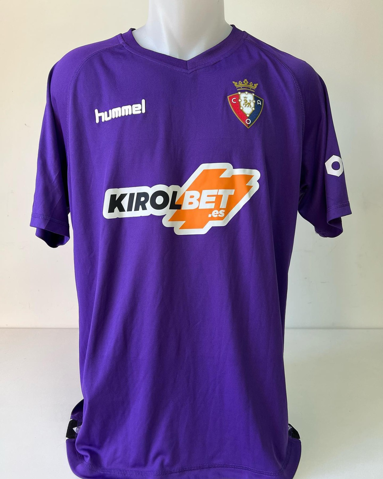 CA Osasuna 2019-20 GK 1 Kit