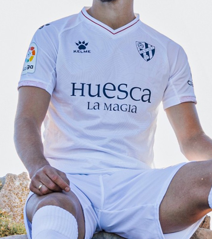 SD Huesca 2020-21 Away Kit