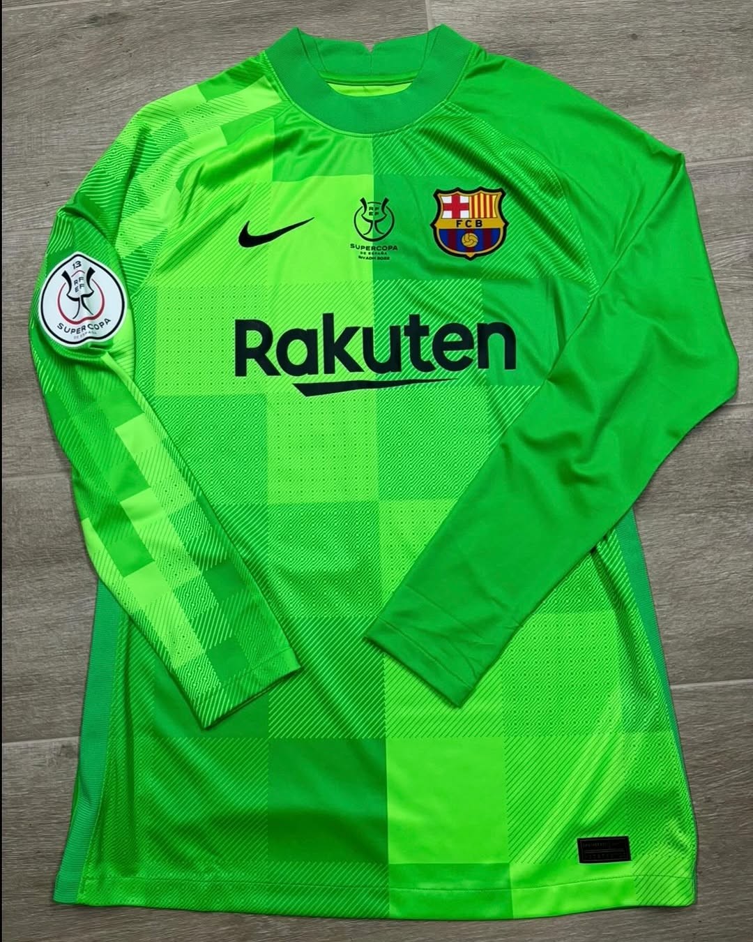 FC Barcelona 2021-22 Supercopa de España GK Kit