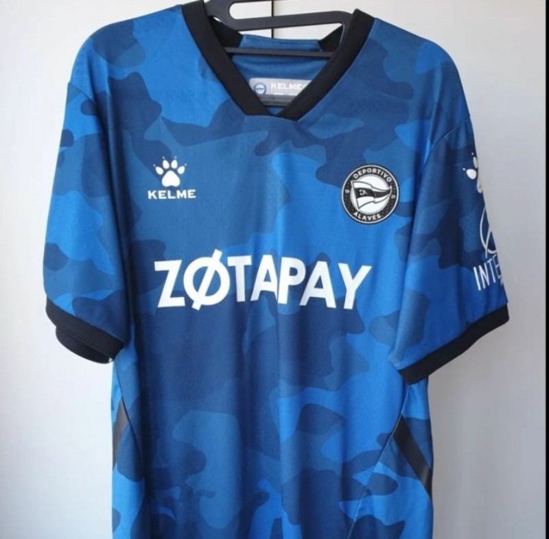 Deportivo Alavés 2021-22 Third Kit
