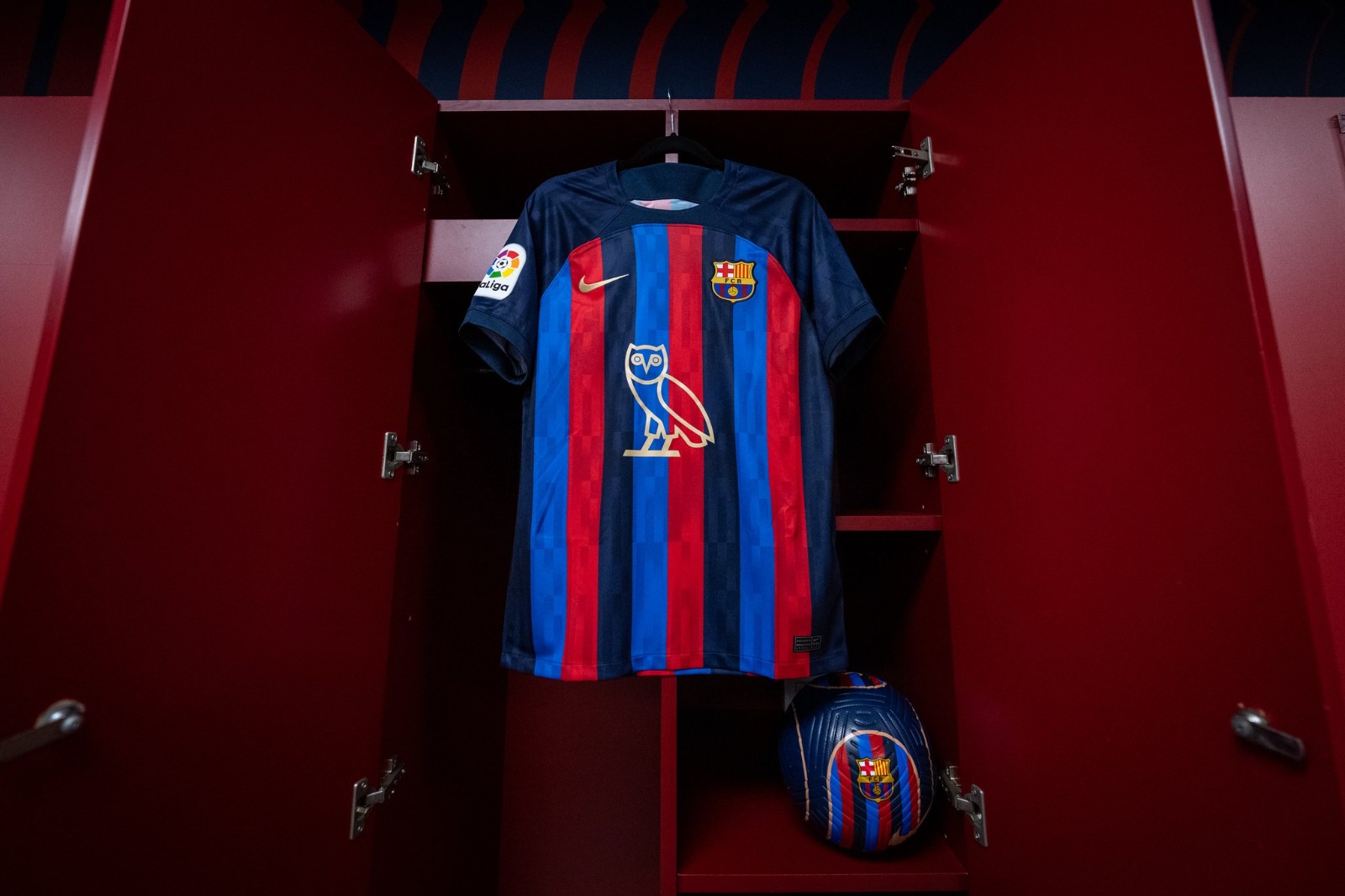 FC Barcelona 2022-23 El Clásico Kit