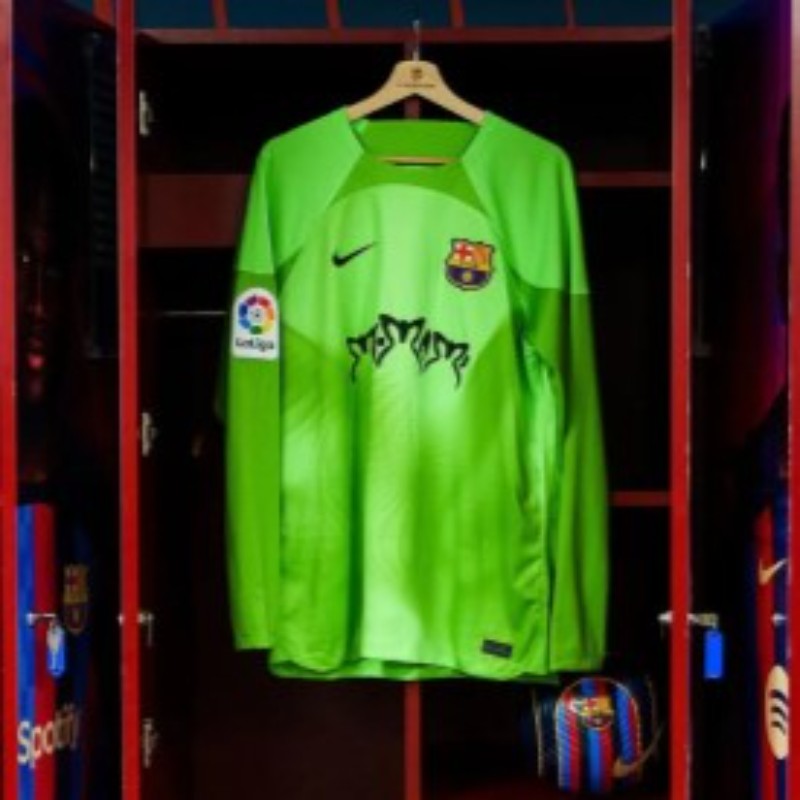 FC Barcelona 2022-23 GK Clásico 2 Kit