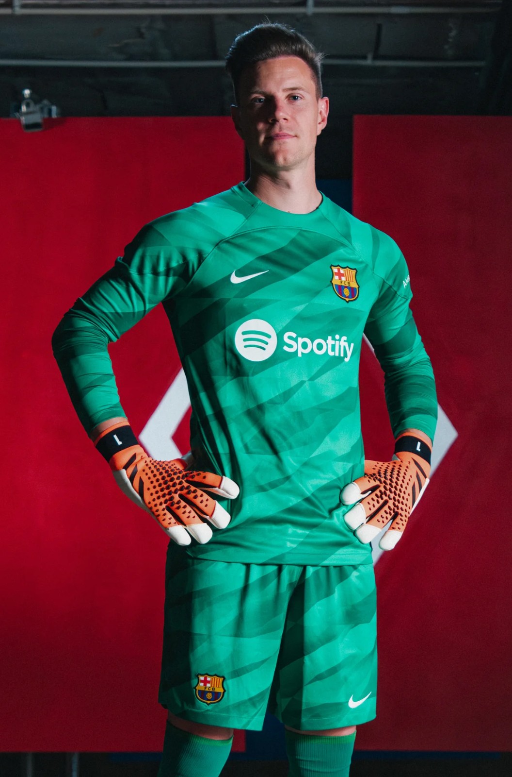 FC Barcelona 2023-24 GK 1 Kit