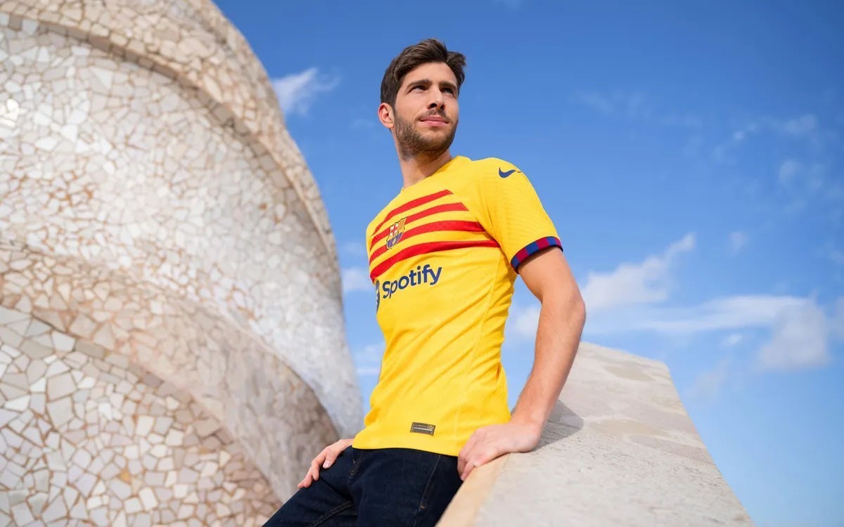 FC Barcelona 2024-25 Fourth Kit