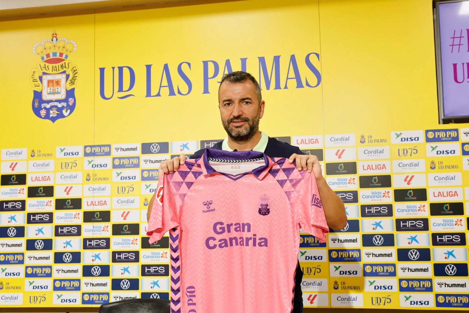 UD Las Palmas 2024-25 Pink October Kit