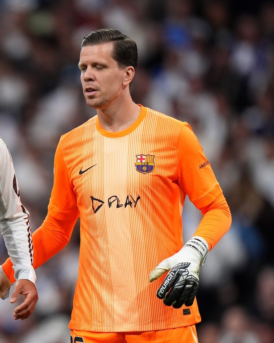 FC Barcelona 2025-26 GK Clásico Kit