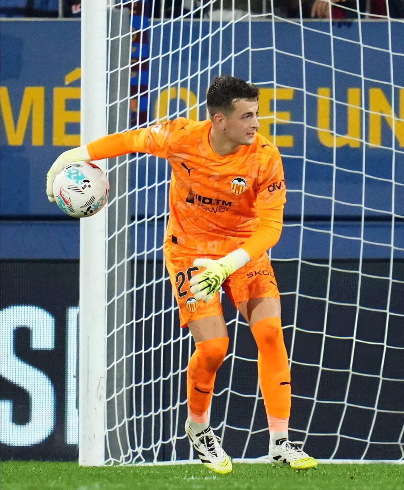 Valencia CF 2025-26 GK 2 V2 Kit