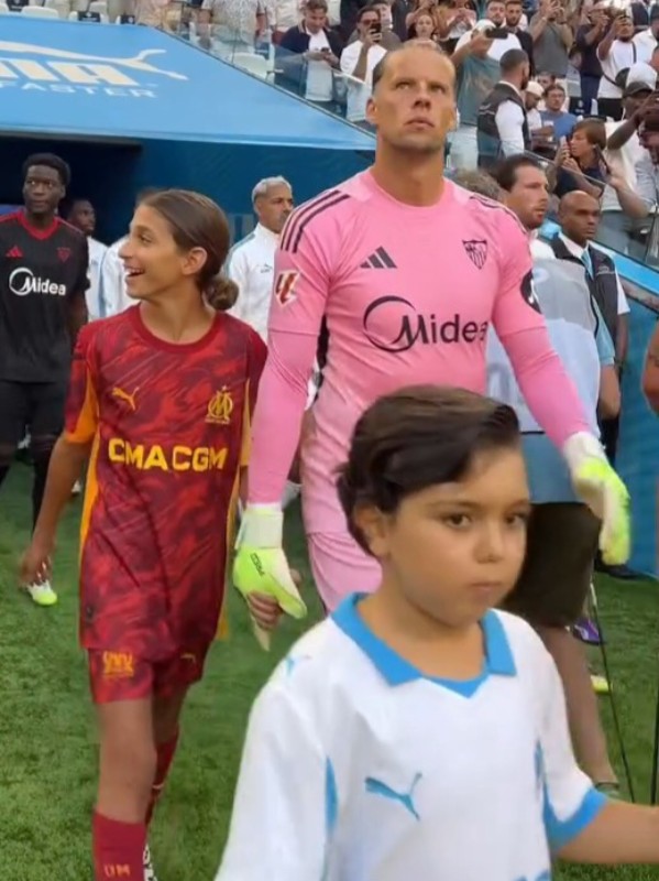 Sevilla FC 2025-26 GK 2 Kit