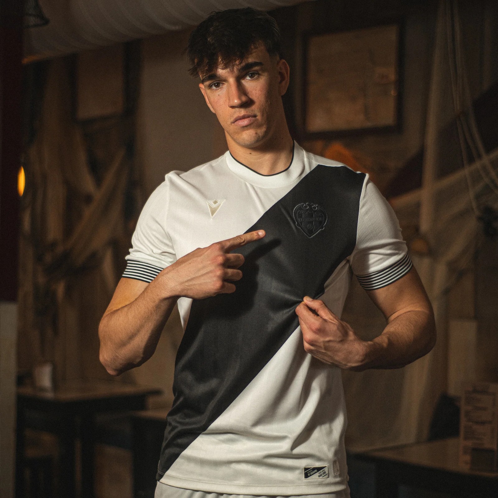 Levante UD 2025-26 Retro Kit