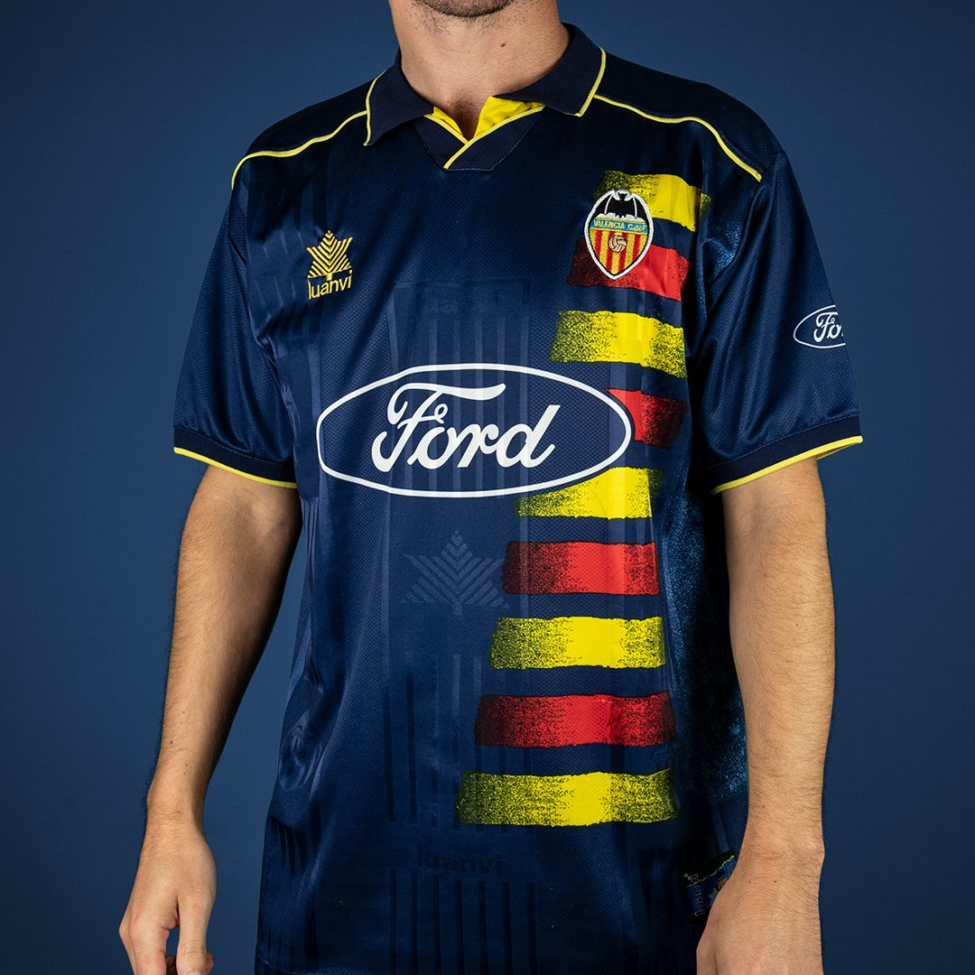 Valencia CF 1996-97 Away Kit