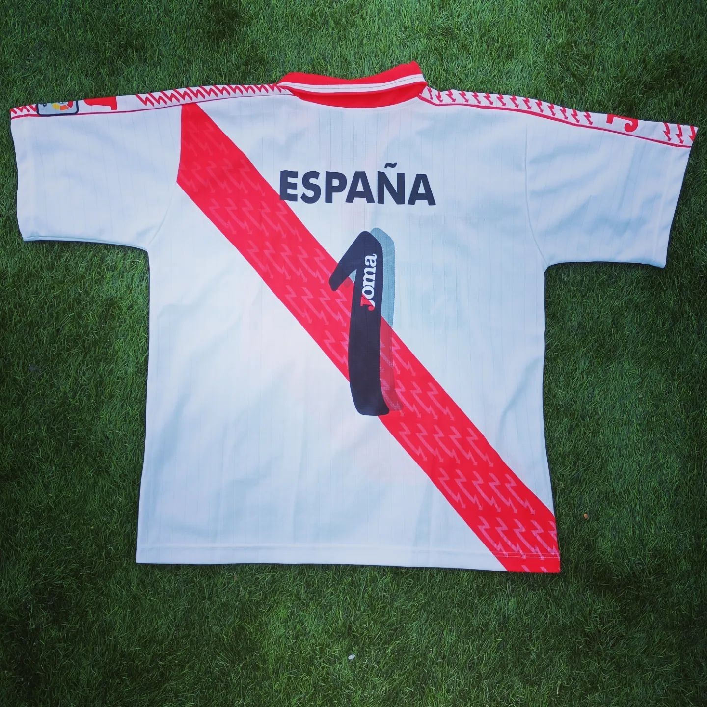Rayo Vallecano 1996-97 Home Kit