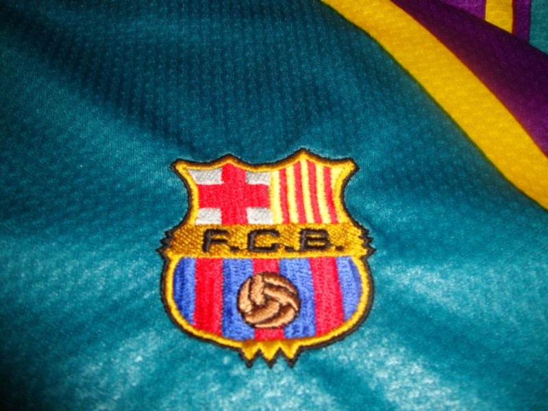 FC Barcelona 1997-98 GK 3 Kit